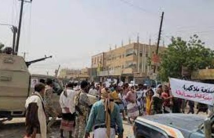 احتجاجاتٌ شعبيّة غاضبة ضد محافظ الاحتلال في شبوة