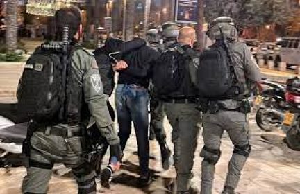 اعتقالاتٌ واسعةٌ وعمليات إطلاق نار منفصلة بالضفة المحتلّة.. ومستوطنون يقتحمون الأقصى المبارك