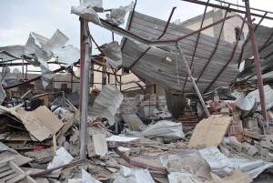 القصف السعودي لحي سكني بشارع الخمسين صنعاء (10)