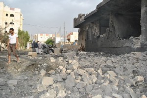 القصف السعودي لحي سكني بشارع الخمسين صنعاء (7)