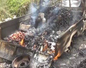 صور استهداف العدوان مسافرين في شدا و رازح (10)