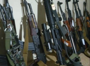 ضبط اسلحة صنعاء (1)