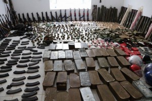 ضبط خلية بحوزتها اسلحة في العاصمة صنعاء (8)