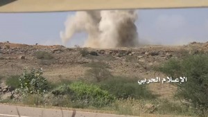 اقتحام موقاع عسكرية وتدمير ىليات ودبابات وجرافات-جيزان (17)