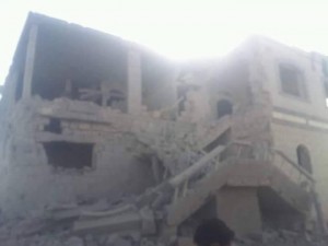 جريمة العدوان باستهداف منزل مواطن في قرية الملحاء-الحدا-ذمار (12)