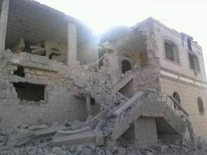 جريمة العدوان باستهداف منزل مواطن في قرية الملحاء-الحدا-ذمار (9)