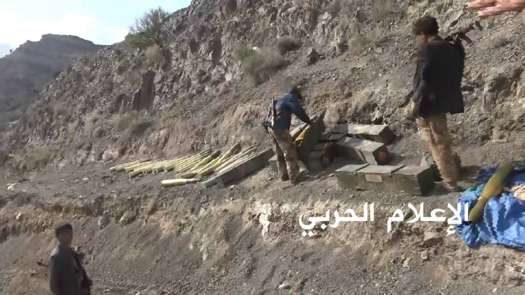 دبابات مدمرة واخرى استولى عليها أبطال الجيش واللجان الشعبية-جبهة الشريجة -محافظة تعز (5)