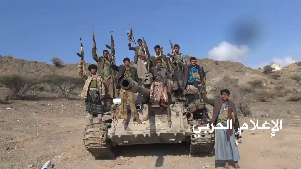 دبابات مدمرة واخرى استولى عليها أبطال الجيش واللجان الشعبية-جبهة الشريجة -محافظة تعز (6)