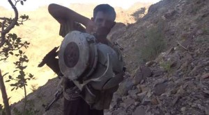 حطام طائرة استطلاع- تعز (11)