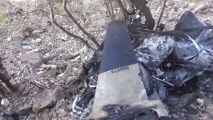 حطام طائرة استطلاع- تعز (5)