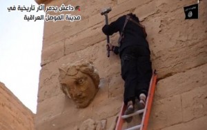 داعش يدمر اثار العراق