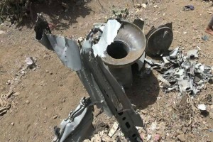 حطام طائرة استطلاع محافظة إب (1)