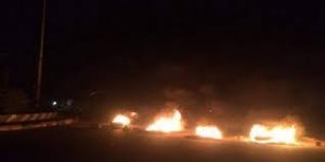 مظاهرات ساخطة بعدن تحرق صور الفار هادي ومحسن وتهتف برحيلهما2