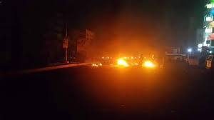 مظاهرات ساخطة بعدن تحرق صور الفار هادي ومحسن وتهتف برحيلهما3